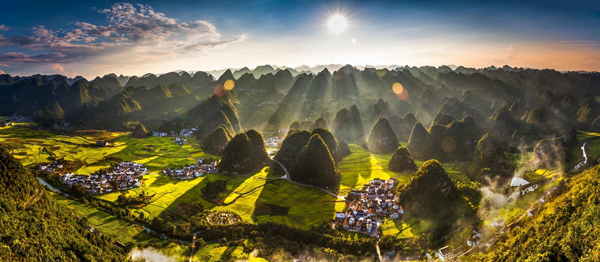 600-1 万峰林 图陈剑平.jpg